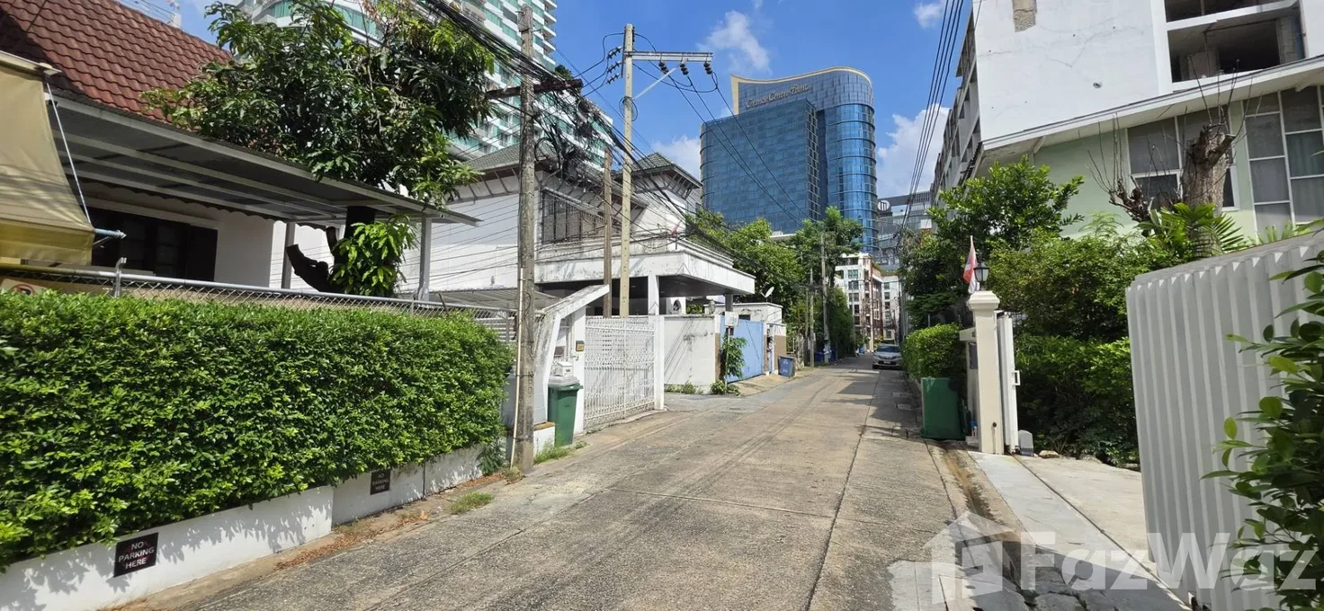 picture 4 Bedroom House for sale in Khlong Tan Nuea, Bangkok  6908403 - 11/19