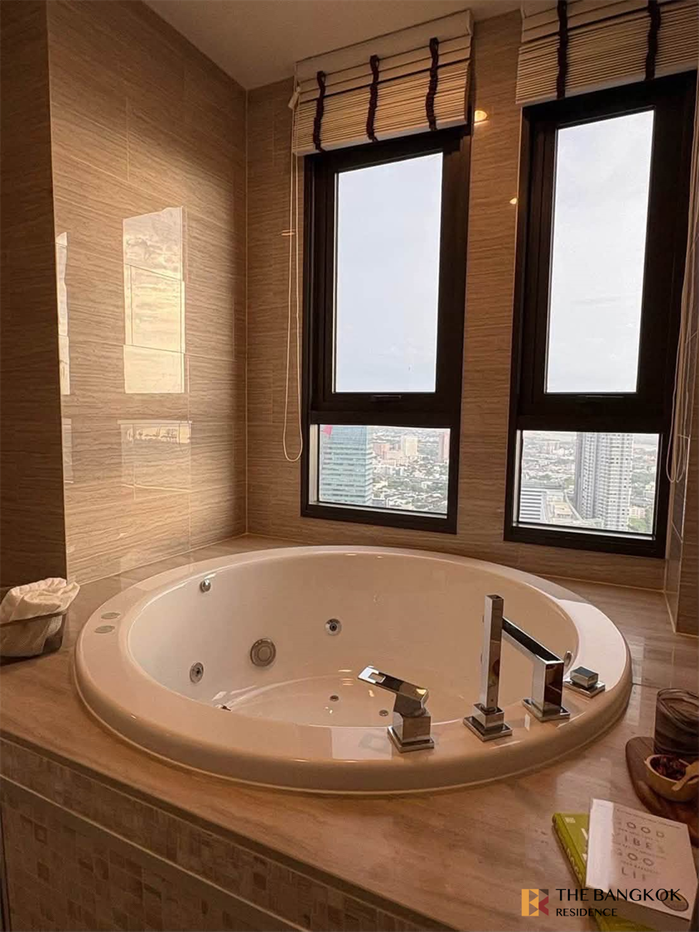 picture Whizdom Essence Sukhumvit 101 near BTS Punnawithi - 1/10