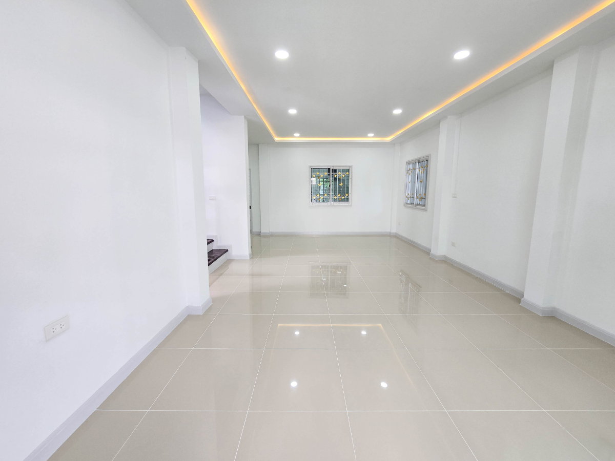 รูป บ้านแฝด รีโนเวทใหม่ ทำเลดี หมู่บ้านพร้อมพัฒน์1 ถ.ปัญญาเนเชอรัลปาร์ค แขวงสามวาตะวันตก เขตคลองสามวา - รูปที่ 9/23