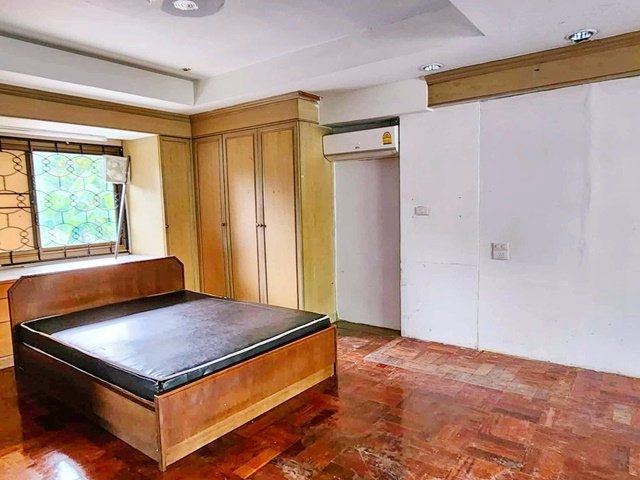 picture HuaiKhwang area. 5bed Ratchada18 MRT Sutthisan 700m. - 6/8