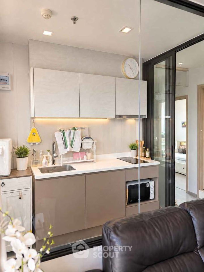 picture 18th-Floor 2-BR Life Sathorn Sierra Near BTS Talat Phlu (ID 3469000) - 7/12