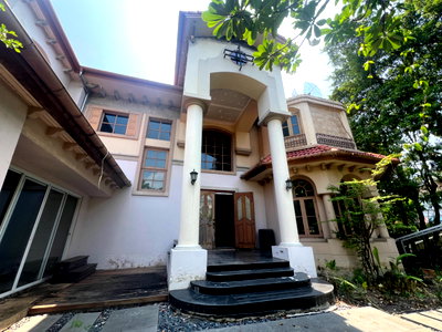 Houses for sale Imperial World Samrong : [FOR SALE] Prukpirom Regent Sukhumvit (Bearing–Lasalle) — 5 Bedrooms | MRT Si Lasalle | Fully Fitted [GTN-1399]