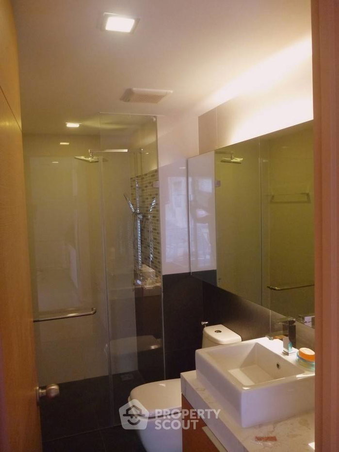 picture 1-BR Condo At XVI The Sixteenth Near MRT Queen Sirikit (ID 386952) - 6/9