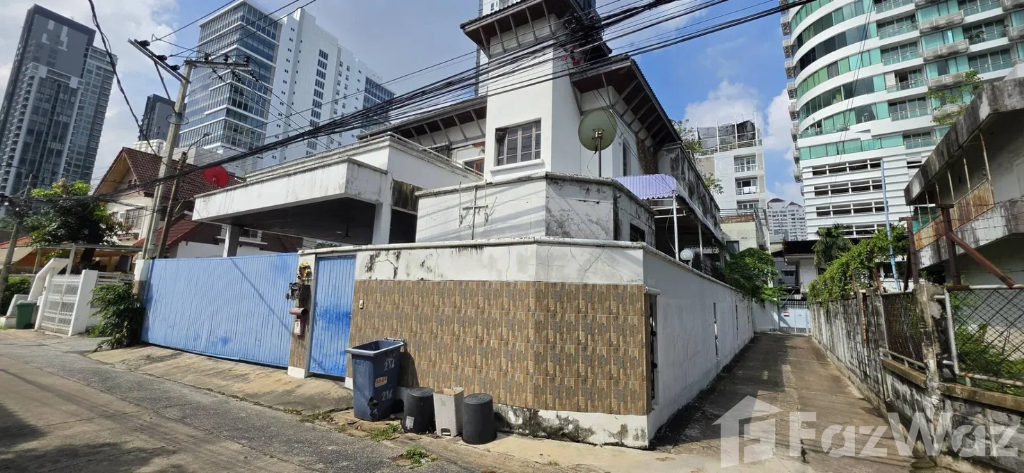picture 4 Bedroom House for sale in Khlong Tan Nuea, Bangkok  6908403 - 3/19