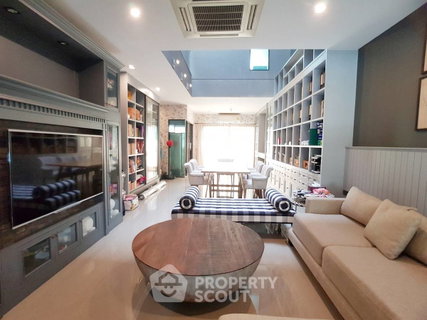 รูปภาพ 3-BR Townhouse At Landmark Ekamai-Ramindra (ID 3468848)