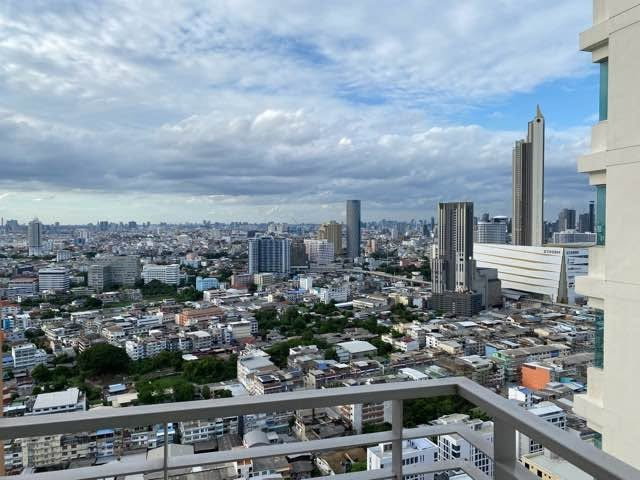 รูป Villa Sathorn【𝐑𝐄𝐍𝐓】🔥ห้องโปร่งสบาย เตียงโมเดิร์น โซฟาเข้ามุม พร้อมระเบียงวิวเมืองโล่ง🔥 ติดต่อไลน์ไอดี: @hacondo - รูปที่ 9/10