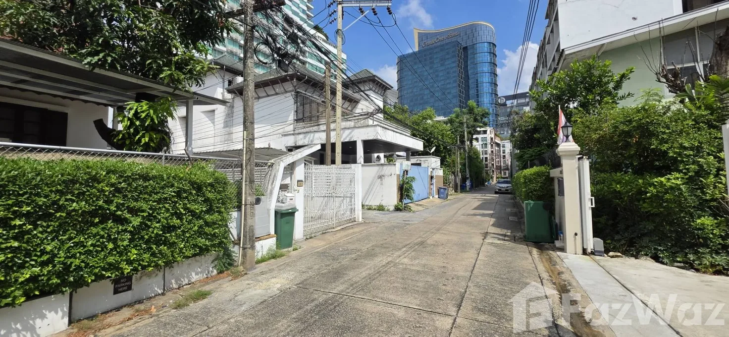 picture 4 Bedroom House for sale in Khlong Tan Nuea, Bangkok  6908403 - 10/19