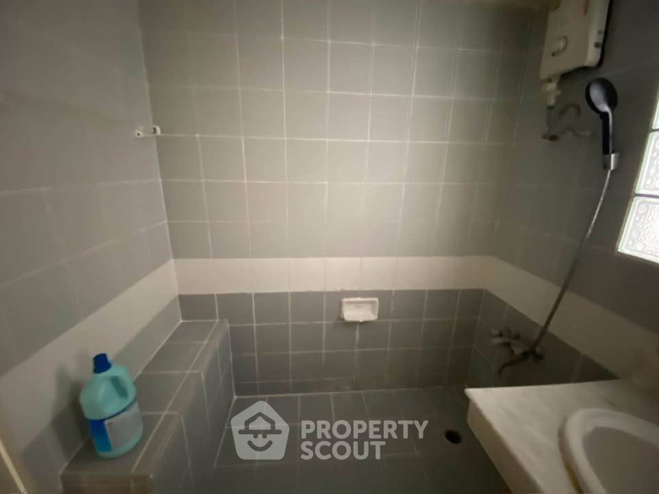 picture 2-BR Condo at Baan Suanthon near BTS Sena Nikhom (ID 3473587) - 8/9