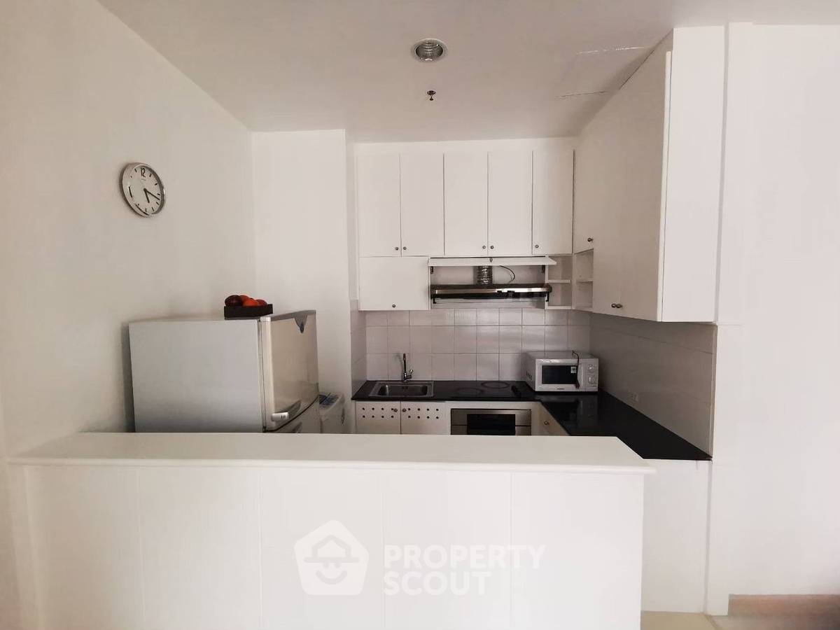 picture 2-BR Condo at Citi Smart Sukhumvit 18 near BTS Asok (ID 3454354) - 4/21