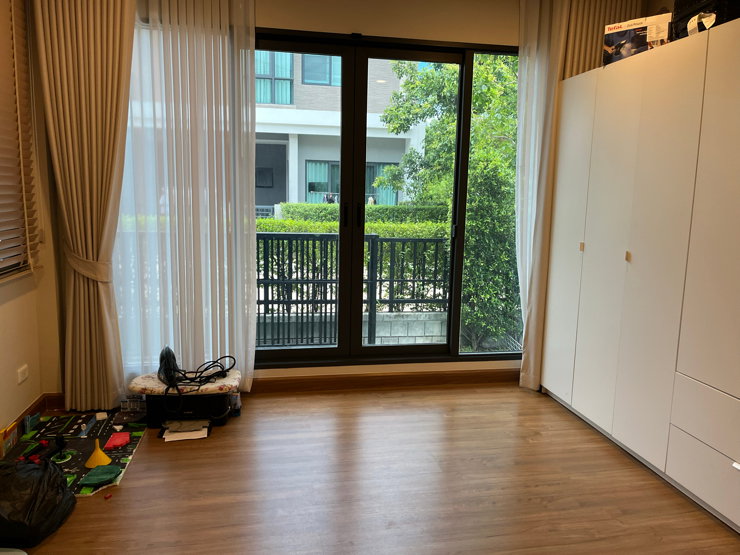 รูป บ้านเดี่ยวหลังใหญ่สไตล์โมเดิร์นบนทำเลศักยภาพฝั่งตะวันออก (คู่ขนานกาญจนาภิเษก) - รูปที่ 4/28