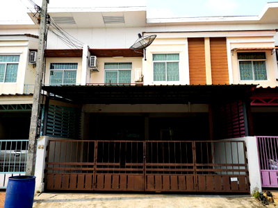 Townhouses for rent North Bangkok University Rangsit Campus : 2-story townhouse for rent in Thai Somboon 3 Village, Khlong 3, Khlong Luang, Pathum Thani; located near Big C Khlong 3 and Future Park.