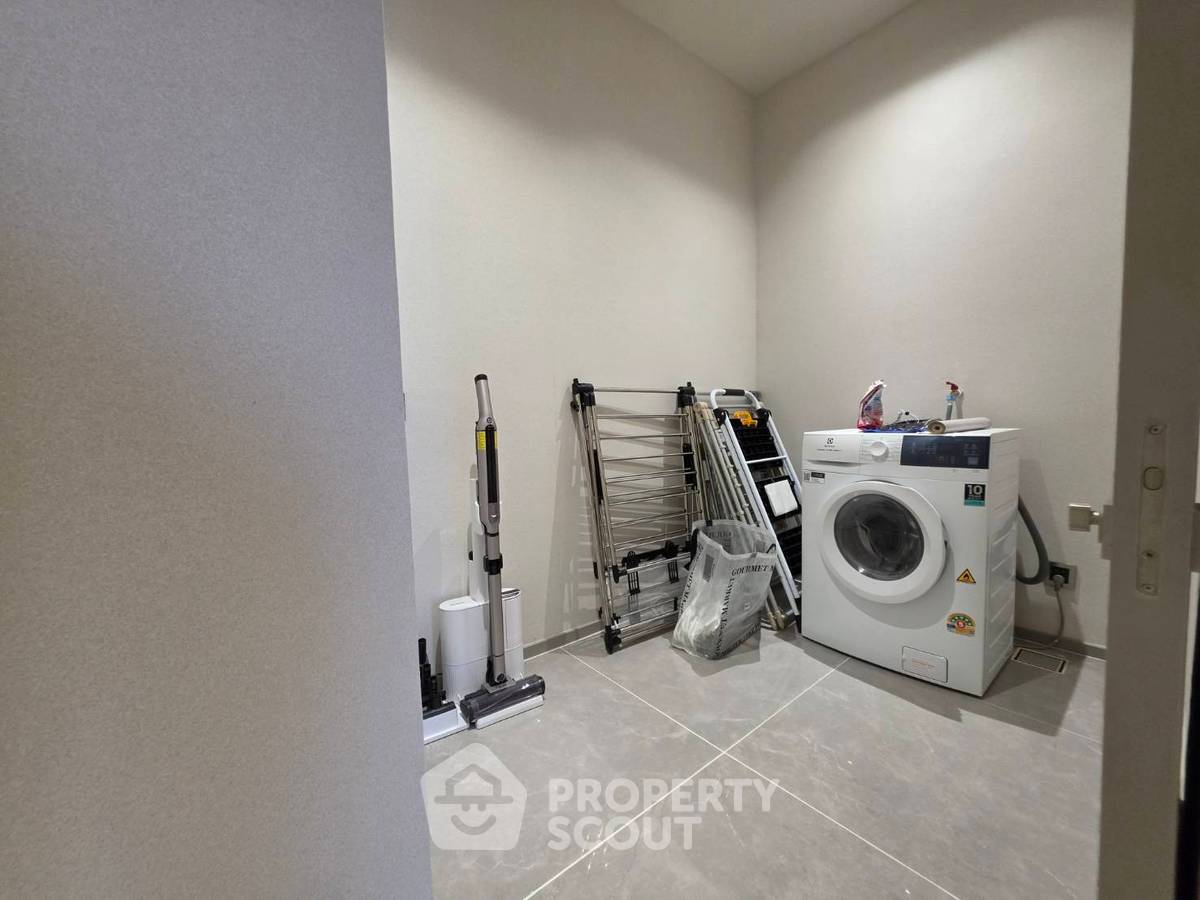 picture High-Floor 3-BR 191 Sqm At The Reserve Sathorn Near BTS Sala Daeng (ID 3475809) - 8/17