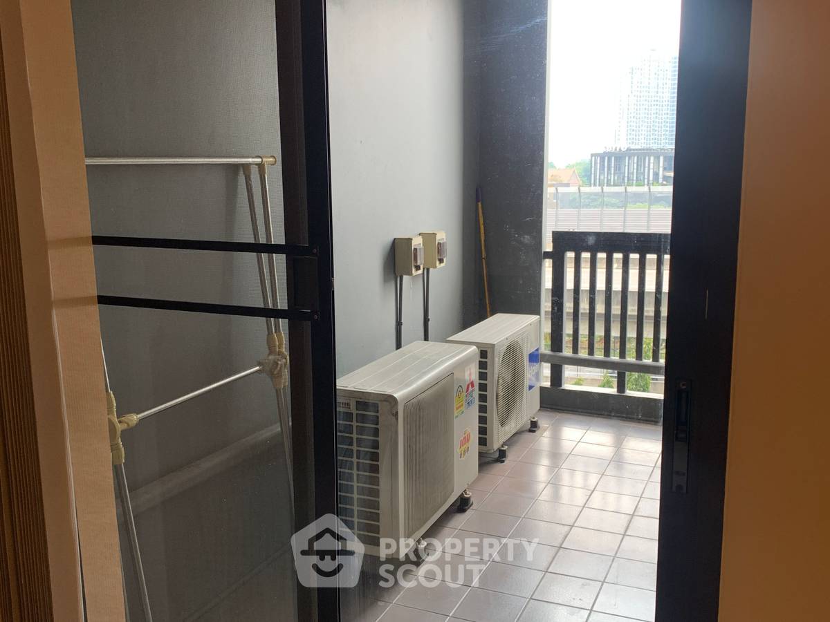 picture 1-BR Vista Garden Condominium Near BTS Phra Khanong (ID 57988) - 6/20