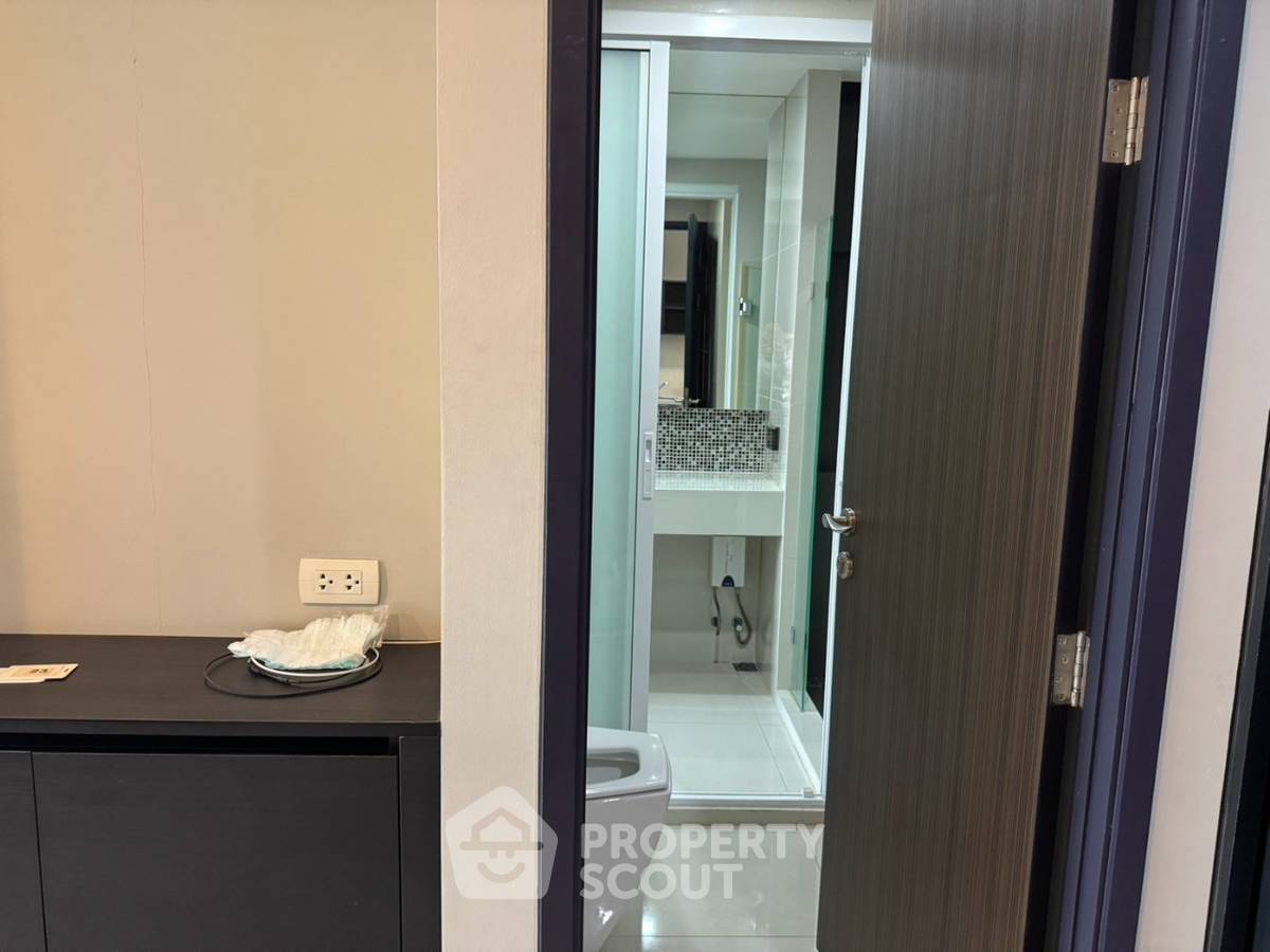 picture Great Value 1-BR At Rhythm Sukhumvit 44/1, 70m To BTS Phra Khanong (ID 1204844) - 12/15