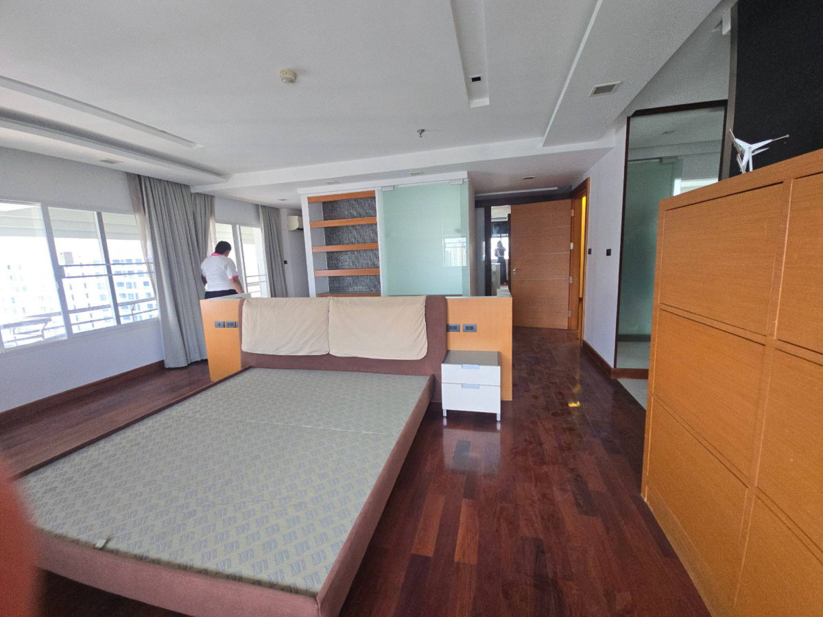 picture LTHC16410 - Luxury Penthouse For Sale | Le Raffine Sukhumvit 24 | 373 Sq.m. | 3 Beds | 3 Baths | Private Pool | 45MB - 9/9
