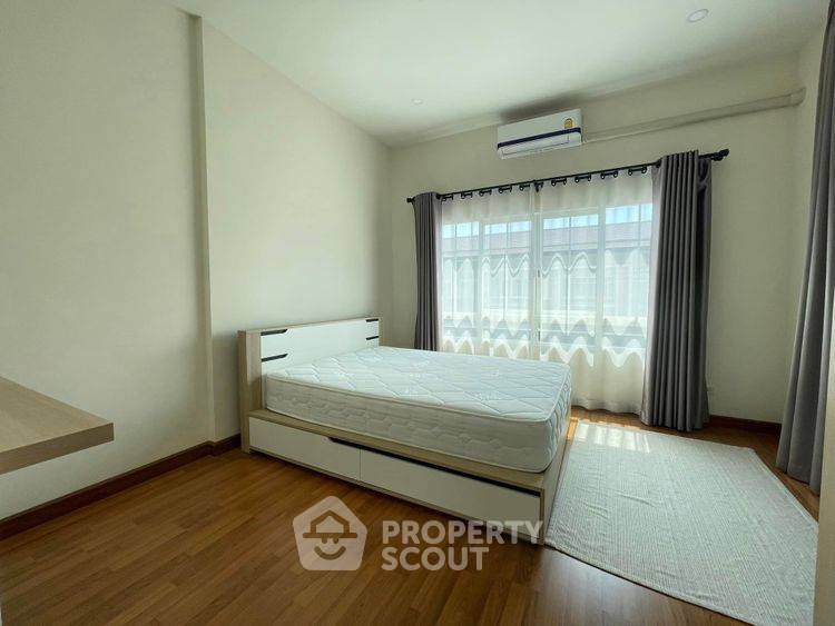 picture Pet-Friendly 4-BR Townhouse At The Passage Ramintra-Khubon (ID 3471578) - 7/17