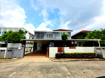 บ้านเดี่ยวให้เช่า : Villa Arcadia Srinakarin บ้านเดี่ยวศรีนครินทร์ สไตล์ Modern | FOR RENT