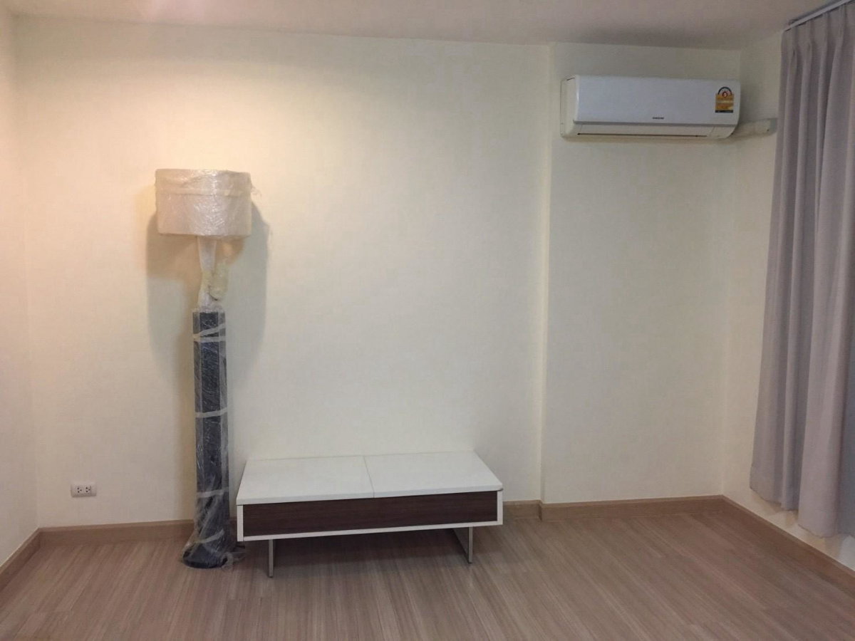 รูป ให้เช่า ทาวน์โฮม 3 ชั้น พรีเมี่ยม เพลส 8 เอกมัย-รามอินทรา (Premium Place 8) - รูปที่ 4/12
