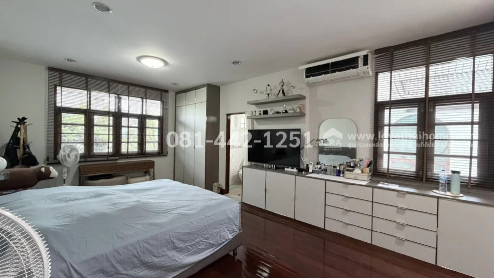 รูป ขายบ้านเดี่ยว 2 ชั้น ซอยศรีนครินทร์ 24 หมู่บ้านชลัฎฐา พื้นที่ 80.7 ตรว. ใกล้สถานีกลันตัน ราคาพิเศษเพียง 11.9 ล้านบาท เท่านั้น! - รูปที่ 8/13
