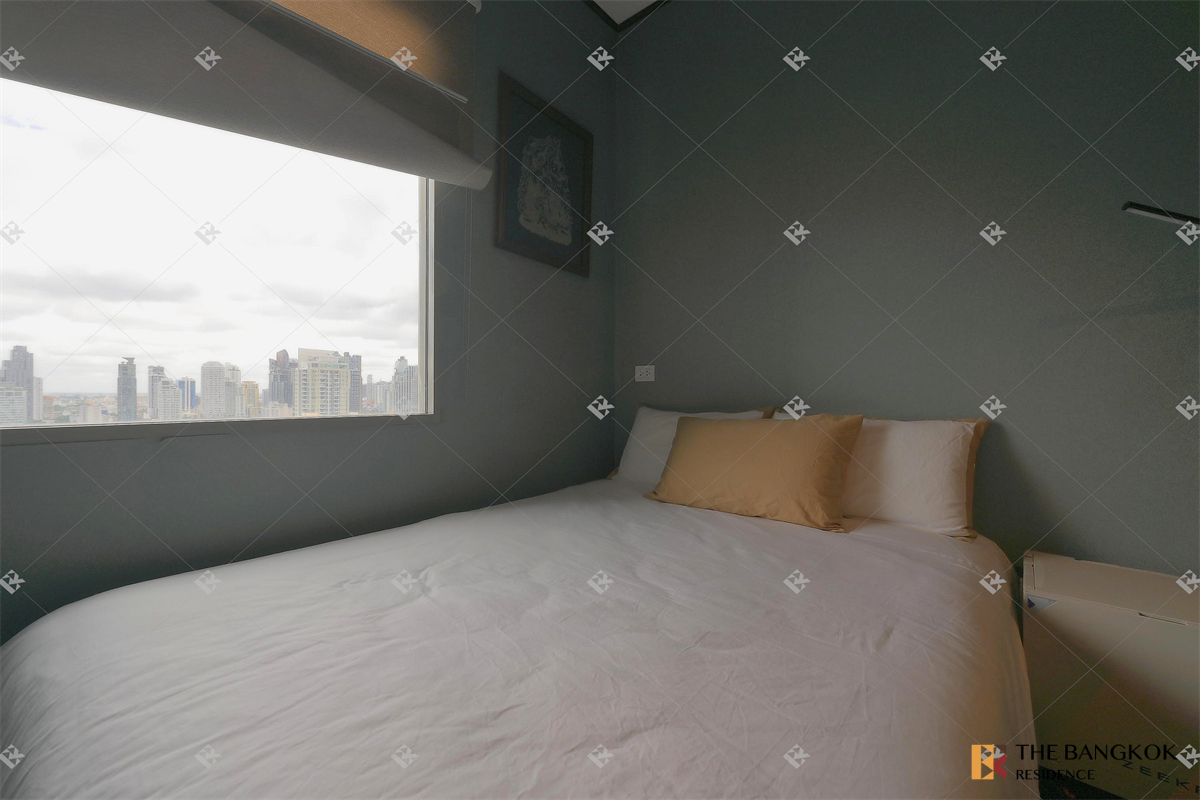 picture The Madison Condominium Sukhumvit 41 near BTS Phrom Phong Premium Luxury Condo in Prime Location - 1/10