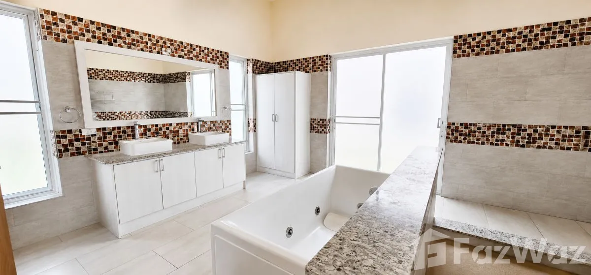 picture 5 Bed 6 Bath Detached Luxury Home with Pool 6888085 - 8/14