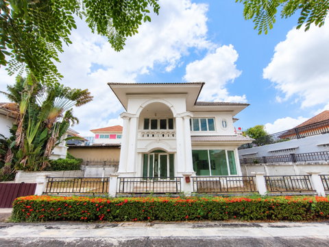 🏡 บ้านเดี่ยว 2 ชั้น หลังริมในสุด ทำเลบางแวก–บางแค ที่ดินแปลงใหญ่ 110 ตร.ว. 3 ห้องนอน 3 ห้องน้ำ ราคา 7.99 ล้านบาท!