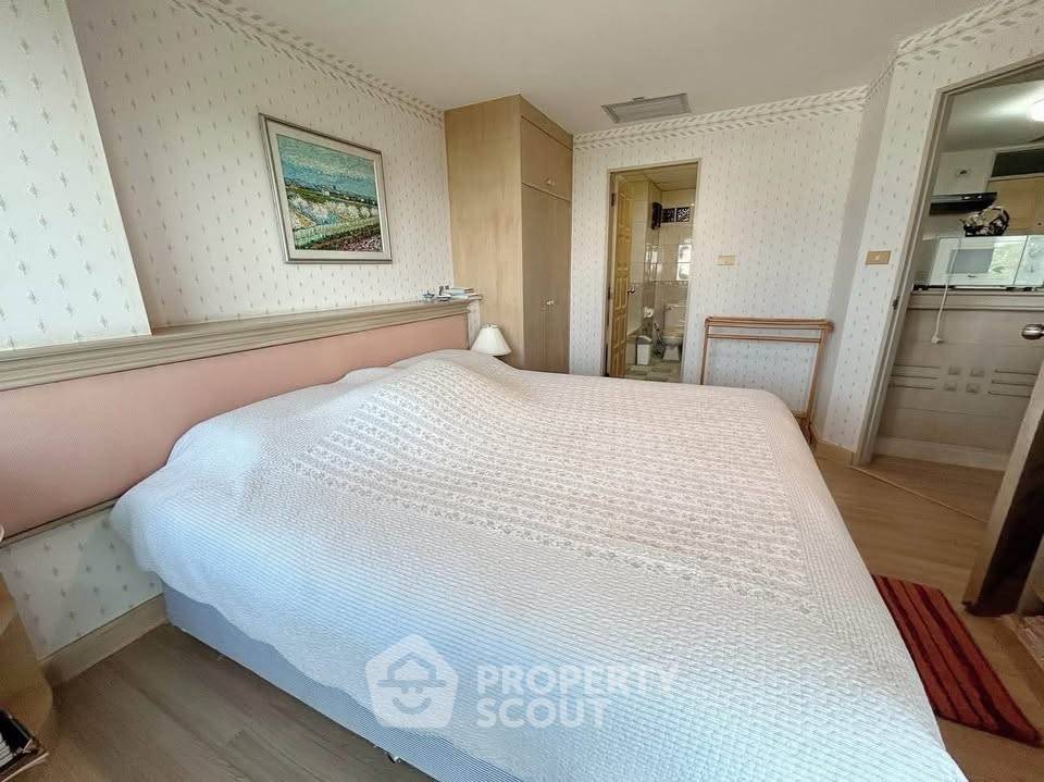 picture 64 Sqm 2-BR Condo For Sale At Baan Rabiang Chan (ID 3467869) - 7/9