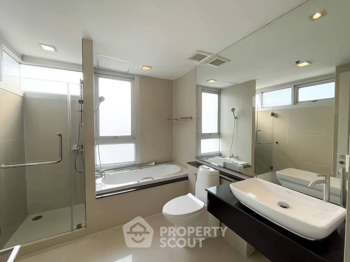 picture 3-BR Condo at Nusasiri Grand Condominium near BTS Ekkamai (ID 3448247) - 12/14