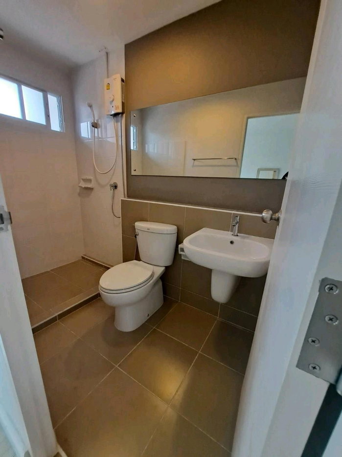 รูป 🏡✨ ให้เช่าทาวน์โฮม 2 ชั้น Indy 2 ประชาอุทิศ 90 | ตกแต่งใหม่ทั้งหลัง เฟอร์นิเจอร์ครบ พร้อมเข้าอยู่ - รูปที่ 5/15