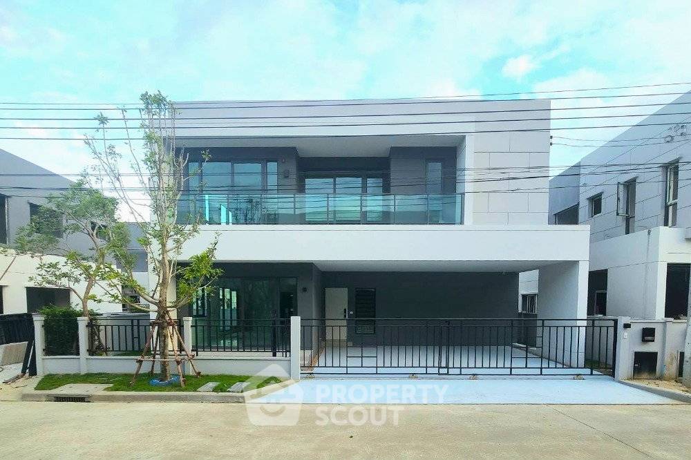 picture Spacious 5-BR House In Centro Bangna, 260 Sqm (ID 3478492) - 1/15