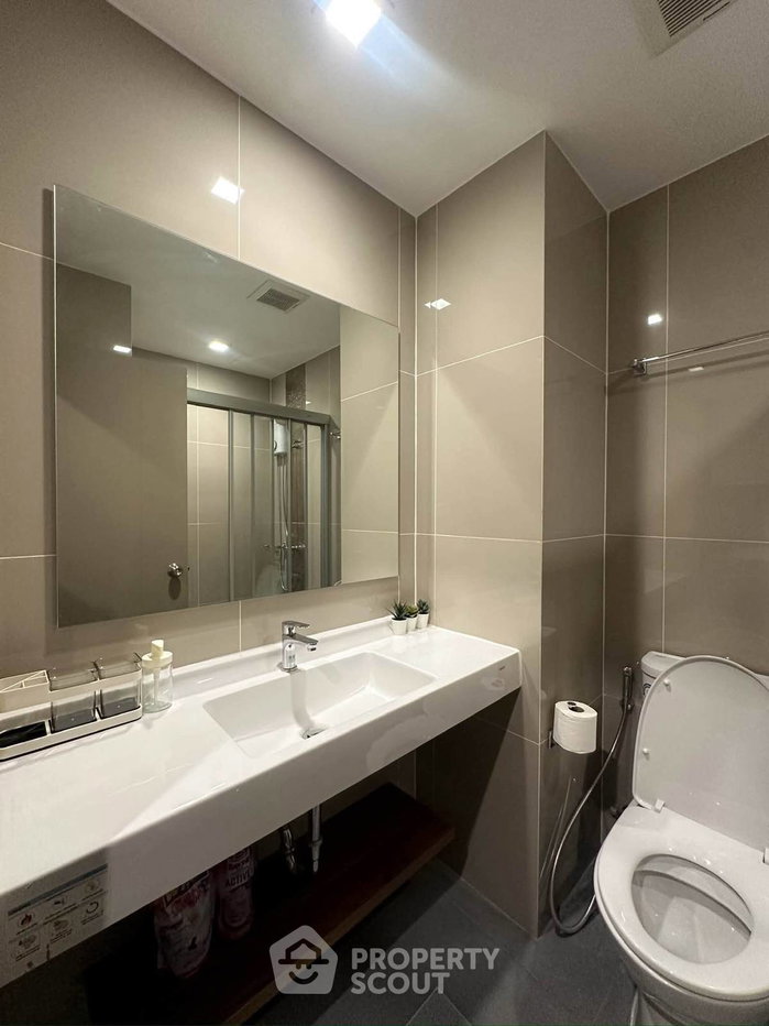 picture Studio Condo at Ideo Rama 9 - Asoke near MRT Phra Ram 9 (ID 3469393) - 8/10
