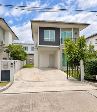 Detached house for rent at CENTRO Phahon–Wibhavadi | Rangsit Khlong 1. Monthly rent: 26,500 THB (includes common area fees).