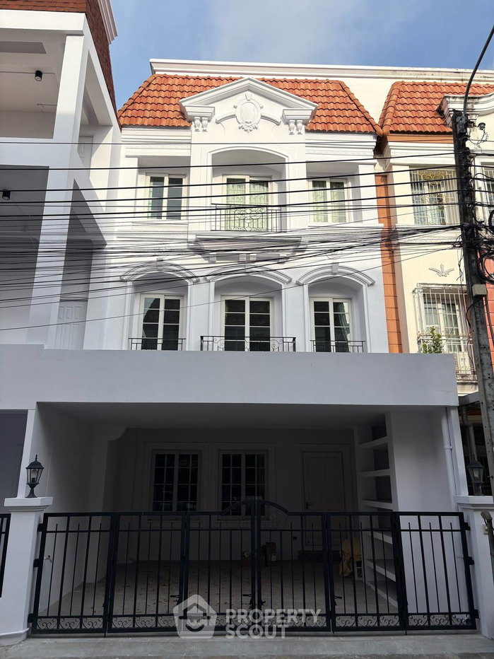 รูป ทาวน์เฮ้าส์ 3-ห้องนอน ใน บางจากภาษีเจริญ (ID 3477025) - รูปที่ 1/14