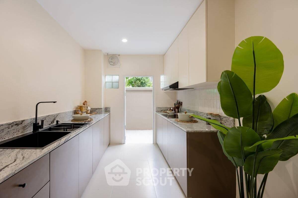 picture 5-BR 375 Sqm House For Sale In Chomphon Near BTS Mo Chit (ID 3474440) - 8/12