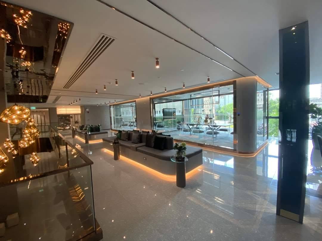 picture Luxury condo with a beautiful view on a high floor! For rent: Life Asoke - Rama 9 - 8/16