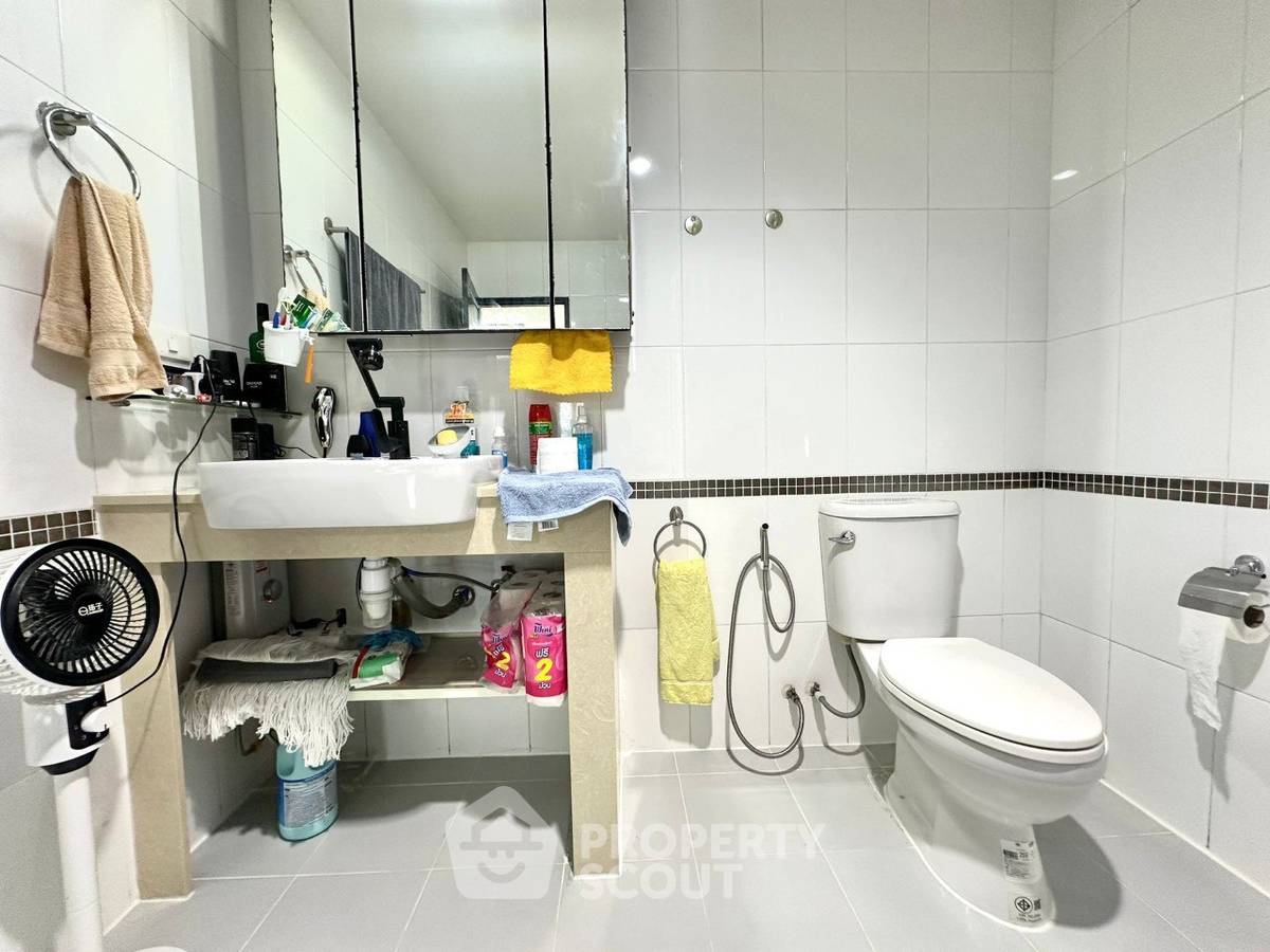 รูป ขายคอนโด 2 ห้องนอน Platinum Suites Condominiums / TW Condominium (ID 3281072) - รูปที่ 22/29