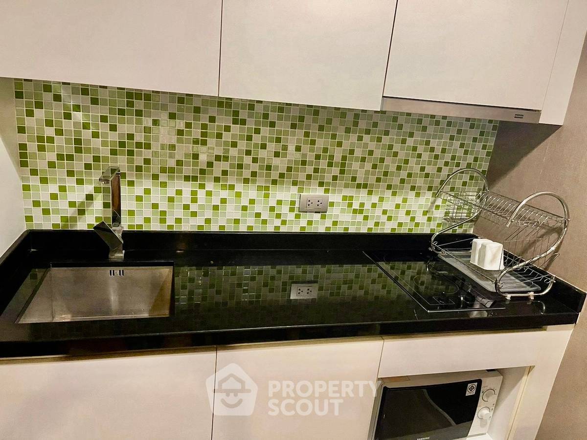 picture 1-BR Condo At XVI The Sixteenth Near MRT Queen Sirikit (ID 3477426) - 7/12