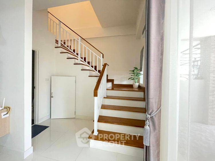 picture Pet-Friendly 4-BR Townhouse At The Passage Ramintra-Khubon (ID 3471578) - 3/17