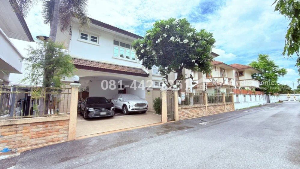 รูป ขายบ้านเดี่ยว 2 ชั้น ซอยศรีนครินทร์ 24 หมู่บ้านชลัฎฐา พื้นที่ 80.7 ตรว. ใกล้สถานีกลันตัน ราคาพิเศษเพียง 11.9 ล้านบาท เท่านั้น! - รูปที่ 3/13