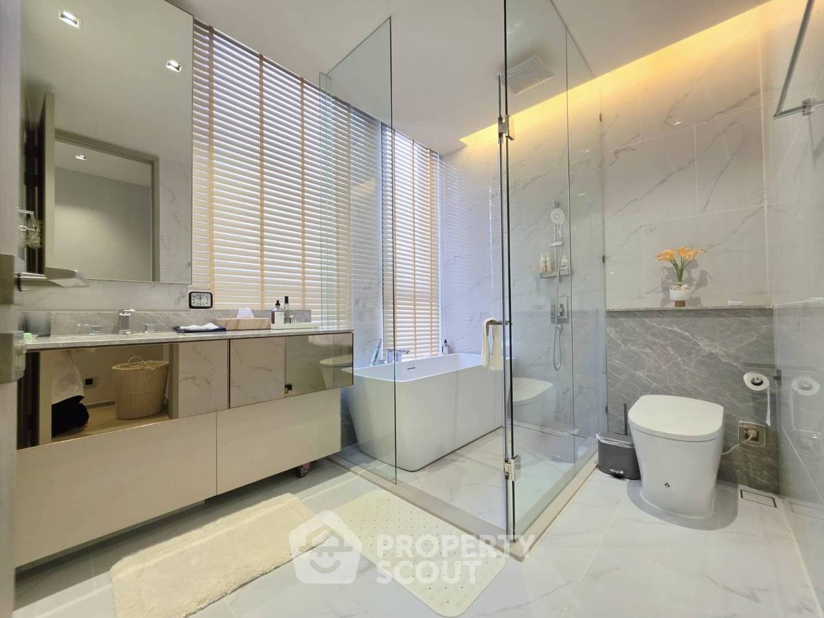 รูป คอนโด 3-ห้องนอน ที่ เดอะ รีเซิร์ฟ สาทร ใกล้ BTS ศาลาแดง (ID 3475847) - รูปที่ 16/17