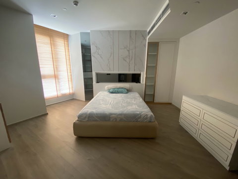 ขายคอนโด The Crest Park Residences ชั้น 36 ขนาด 109 ตร.ม. 2 ห้องนอน ราคา 21.3 ล้านบาท