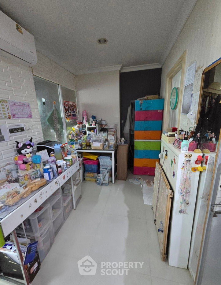 picture 1-BR Condo at Lumpini Place Rama 9–Ratchada near MRT Phra Ram 9 (ID 3478591) - 4/9