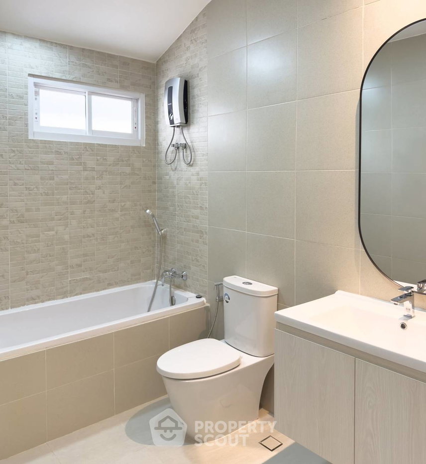 picture 4-Bedroom House For Sale At Baan Kwanwieng, Hang Dong (ID 3478615) - 24/42