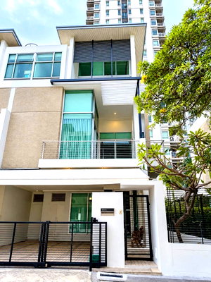 เช่าทาวน์โฮม เกษตร : ให้เช่า ทาวน์โฮม 3 ชั้น | The Landmark Residence รัชดา–ลาดพร้าวบ้านสวย พื้นที่กว้าง ตกแต่งครบ พร้อมเข้าอยู่ (TH6946)