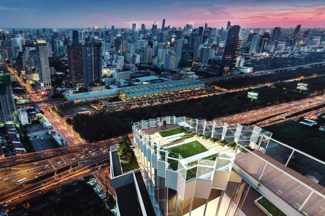 picture Luxury condo with a beautiful view on a high floor! For rent: Life Asoke - Rama 9 - 16/16