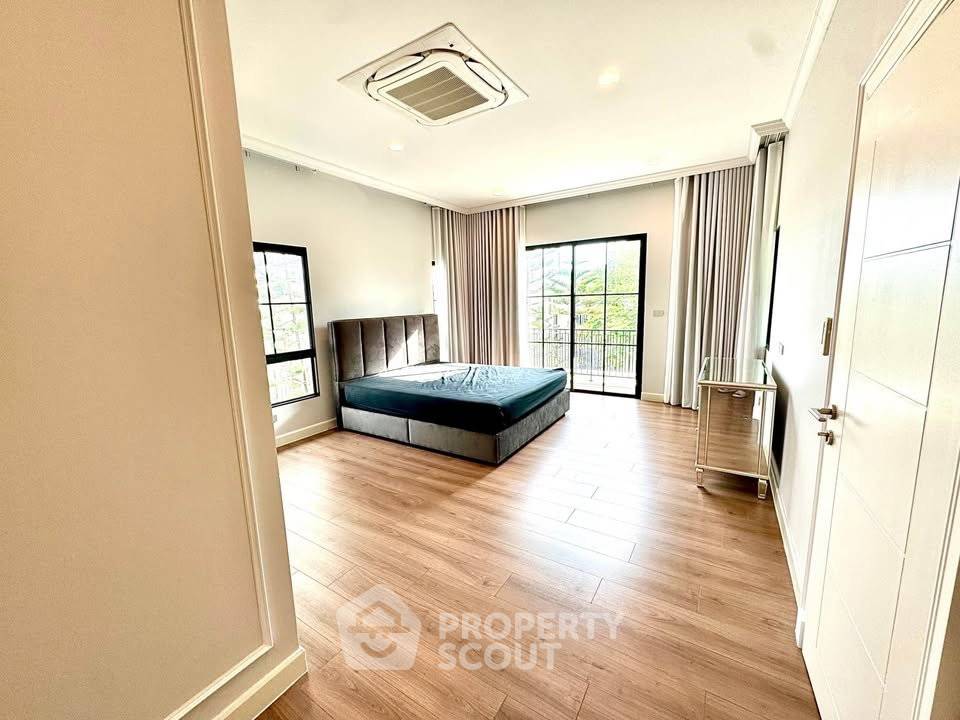 picture Spacious 4-BR 319 Sqm House At Setthasiri Bangna - Suvarnabhumi (ID 3478454) - 10/12