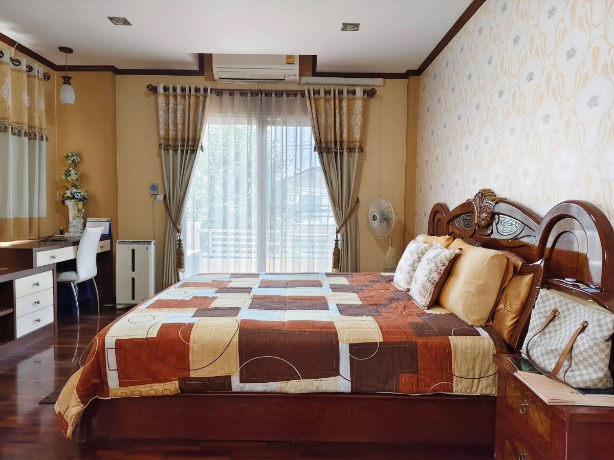 รูป 🏡 ให้เช่าบ้านเดี่ยว 2 ชั้น พร้อมเฟอร์นิเจอร์ และสวนส่วนตัว บรรยากาศร่มรื่น ทำเลดีมาก เดินทางสะดวก ใกล้ Meta Mall พลาซ่า ริมปิง และอื่นๆอีกมากมาย - รูปที่ 23/33