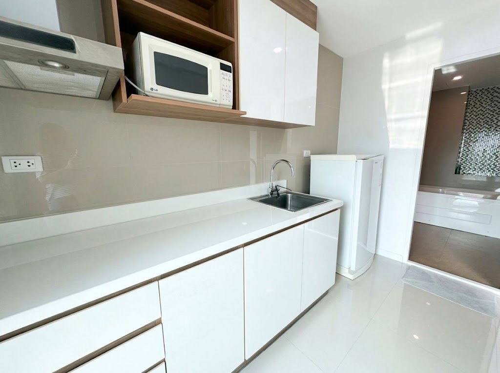 picture ð·ð· Sea Hill Condo Srirachað·ð· Tel: 064-242-6068 - 5/9