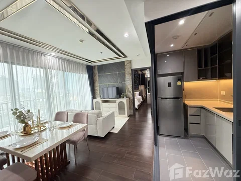 Ekkamai 2BR Condo | Large Balcony 6908923