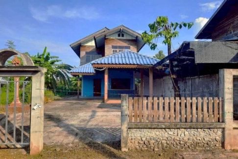 AL-7-0237|บ้านพักอาศัยครึ่งตึกครึ่งไม้ 2 ชั้น เนื้อที่ 1 งาน 21.5 ตร.วา บ้านล้อมไผ่-บ้านโคกกุง ต. ศรีสุข อ.สีชมพู จ.ขอนแก่น (โปรโมชั่น 480,000 บาท)  